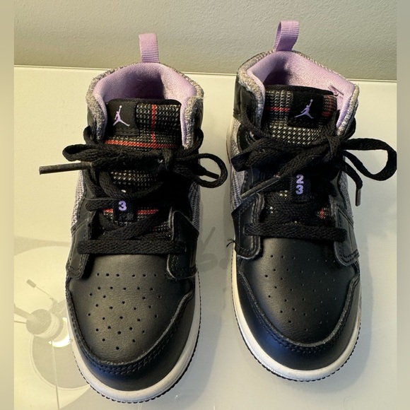 Jordan 1 Mid Houndstooth - Picture 7 of 11